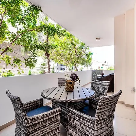 アパート Sunnyvillas: 2br Mythical Apt*swimming Pool*ak04